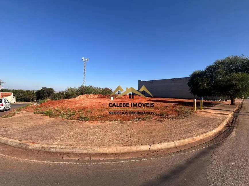 Foto 1 de Terreno / Lote à venda, 300m2 em Loteamento Modena, Tatui - SP