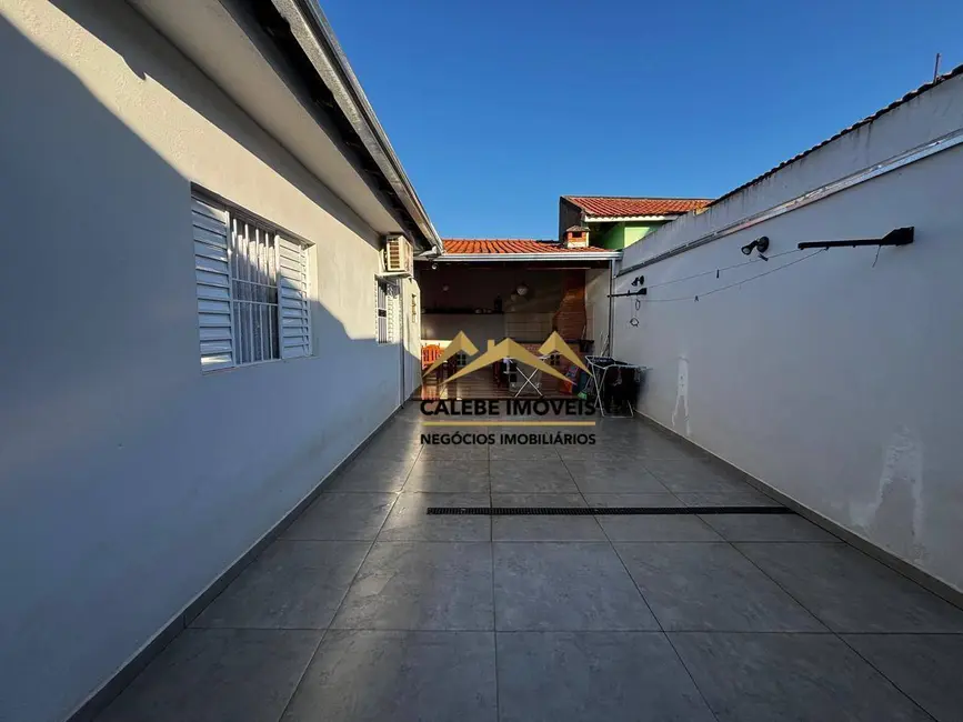 Foto 3 de Casa com 2 quartos à venda, 212m2 em Vila Bandeirantes, Tatui - SP