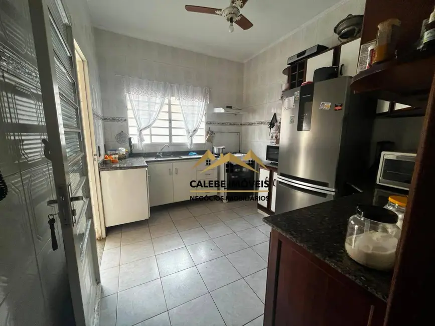 Foto 6 de Casa com 2 quartos à venda, 150m2 em Jardim XI de Agosto, Tatui - SP