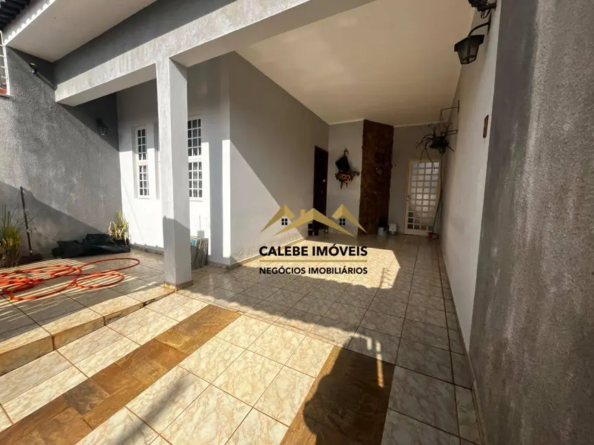 Foto 2 de Casa com 2 quartos à venda, 150m2 em Jardim XI de Agosto, Tatui - SP
