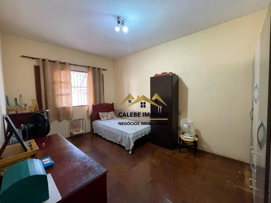 Foto 5 de Casa com 2 quartos à venda, 300m2 em Centro, Tatui - SP