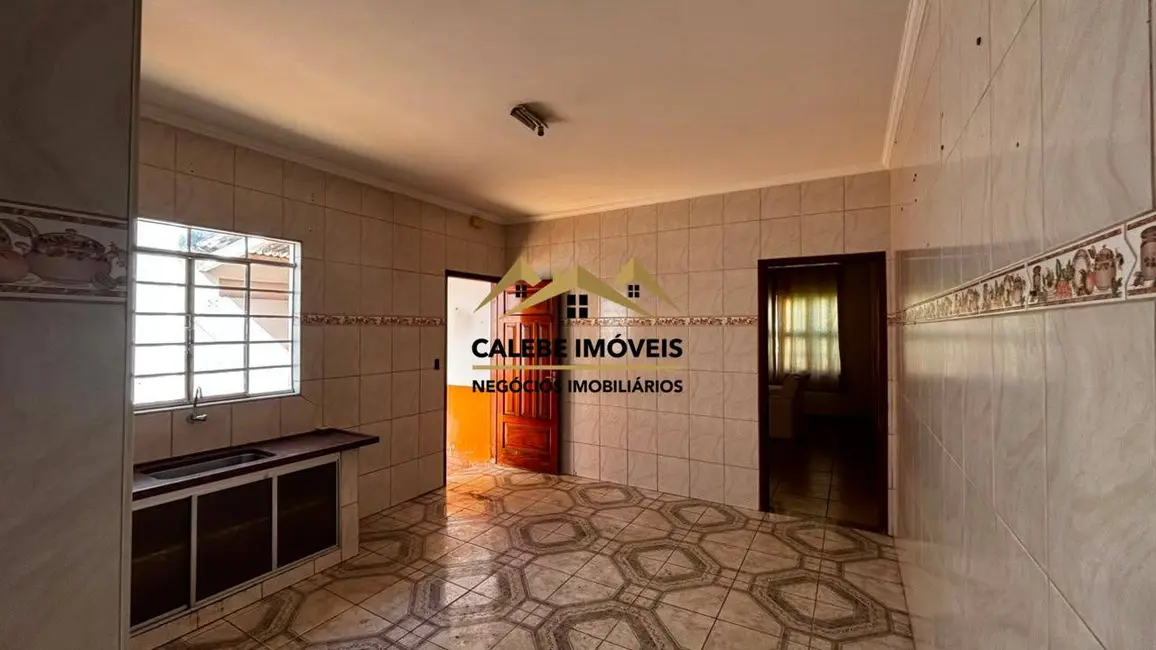 Foto 4 de Casa com 2 quartos à venda, 144m2 em Chácara Junqueira, Tatui - SP