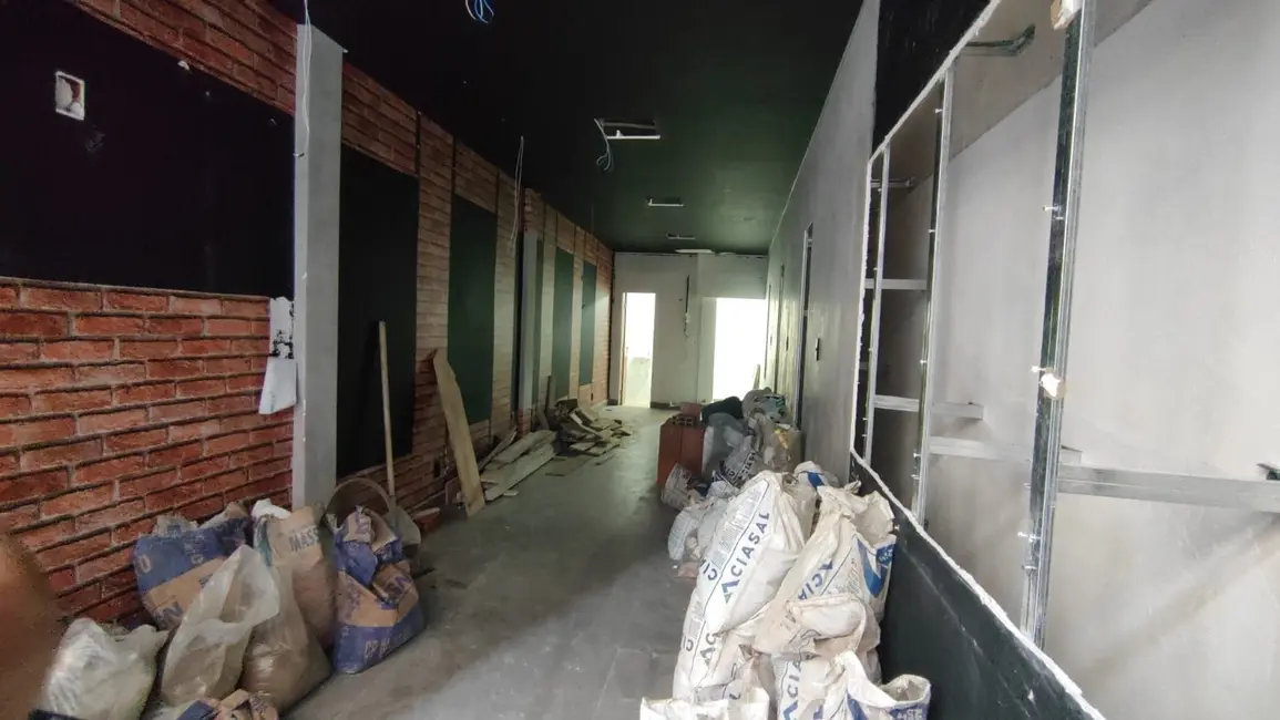 Loja para alugar, 42m2 em Centro, Juiz De Fora - MG - imagem 5 Foto 5 de Loja para alugar, 42m2 em Centro, Juiz De Fora - MG