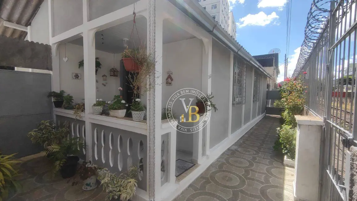 Foto 1 de Casa com 4 quartos à venda, 320m2 em Centro, Juiz De Fora - MG