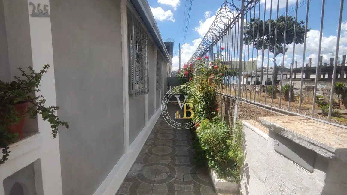 Casa com 4 quartos à venda, 320m2 em Centro, Juiz De Fora - MG - imagem 4 Foto 4 de Casa com 4 quartos à venda, 320m2 em Centro, Juiz De Fora - MG