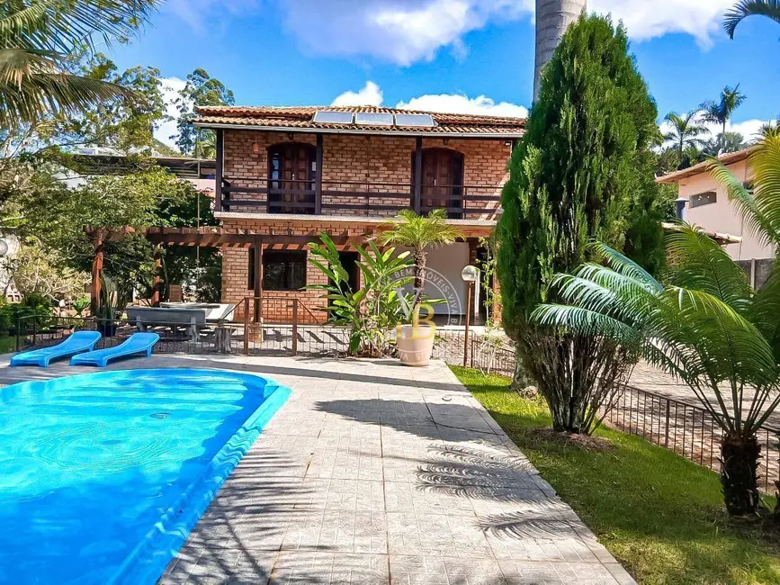 Foto 1 de Casa de Condomínio com 5 quartos à venda, 1000m2 em Previdenciários, Juiz De Fora - MG