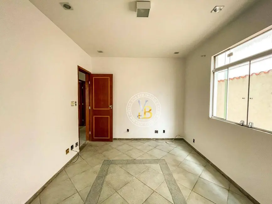 Casa com 4 quartos para alugar, 500m2 em Cerâmica, Juiz De Fora - MG - imagem 4 Foto 4 de Casa com 4 quartos para alugar, 500m2 em Cerâmica, Juiz De Fora - MG