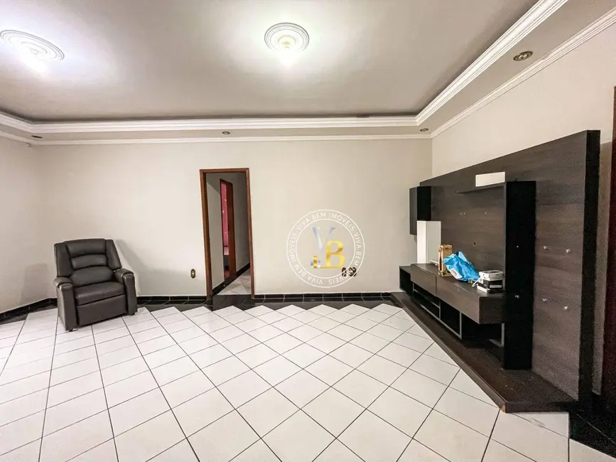 Foto 1 de Casa com 4 quartos para alugar, 360m2 em Barbosa Lage, Juiz De Fora - MG