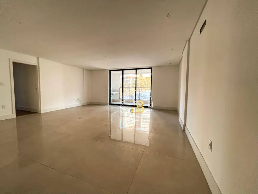 Apartamento com 4 quartos à venda, 170m2 em Granbery, Juiz De Fora - MG - imagem 2 Foto 2 de Apartamento com 4 quartos à venda, 170m2 em Granbery, Juiz De Fora - MG
