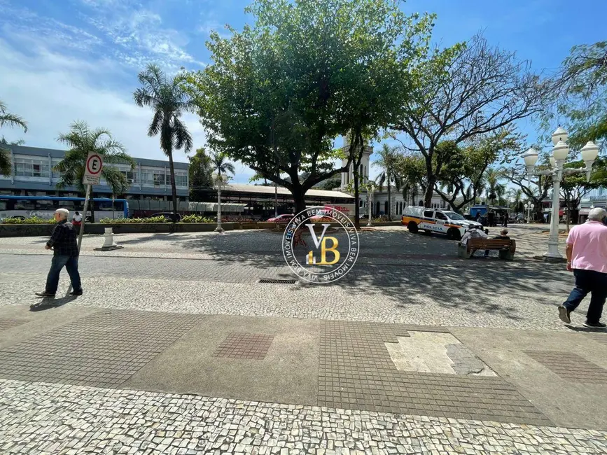Loja para alugar, 550m2 em Centro, Juiz De Fora - MG - imagem 3 Foto 3 de Loja para alugar, 550m2 em Centro, Juiz De Fora - MG
