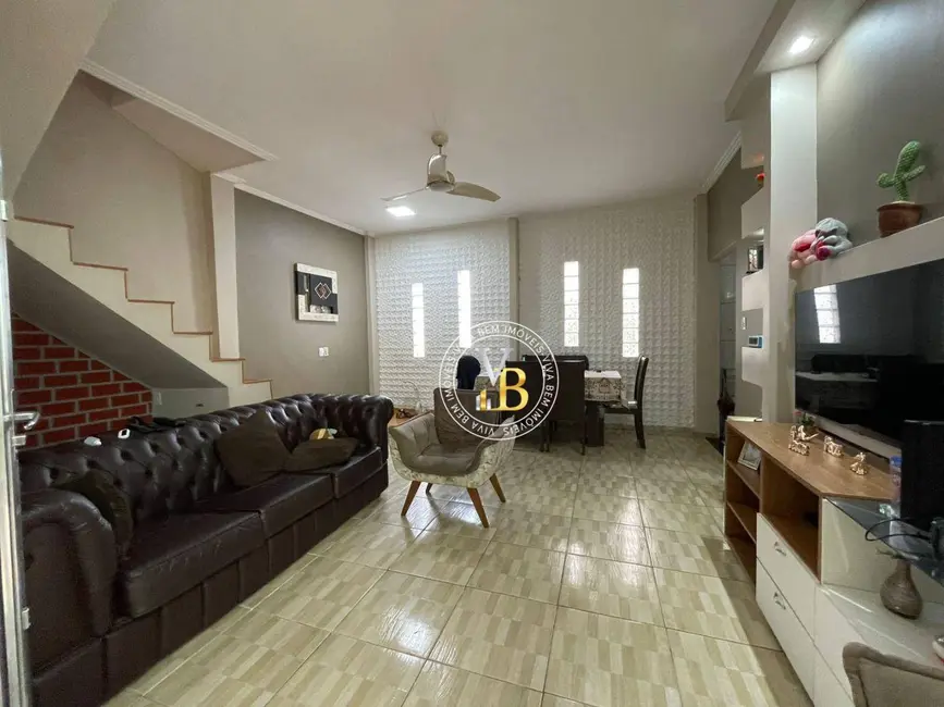 Foto 3 de Casa com 3 quartos à venda, 337m2 em Jardim Glória, Juiz De Fora - MG