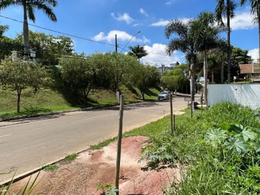 Foto 2 de Terreno / Lote à venda, 385m2 em São Pedro, Juiz De Fora - MG