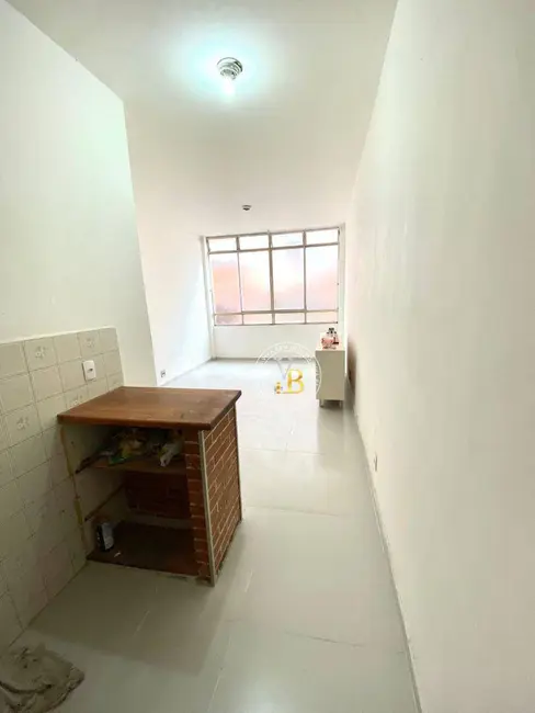 Foto 2 de Kitnet com 1 quarto para alugar, 35m2 em Centro, Juiz De Fora - MG