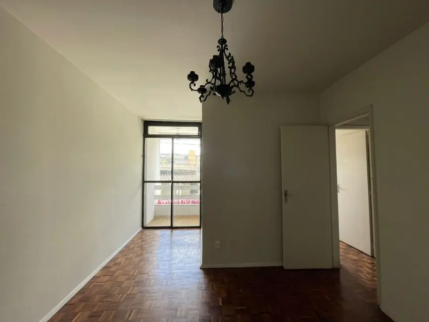 Foto 3 de Apartamento com 3 quartos para alugar, 70m2 em Centro, Juiz De Fora - MG