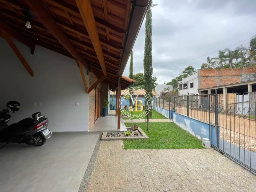 Foto 3 de Casa de Condomínio com 3 quartos à venda, 450m2 em Juiz De Fora - MG