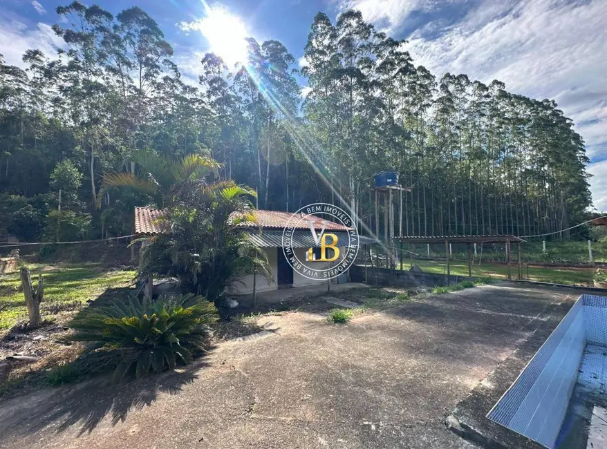 Chácara com 2 quartos à venda, 1500m2 em Igrejinha, Juiz De Fora - MG - imagem 5 Foto 5 de Chácara com 2 quartos à venda, 1500m2 em Igrejinha, Juiz De Fora - MG