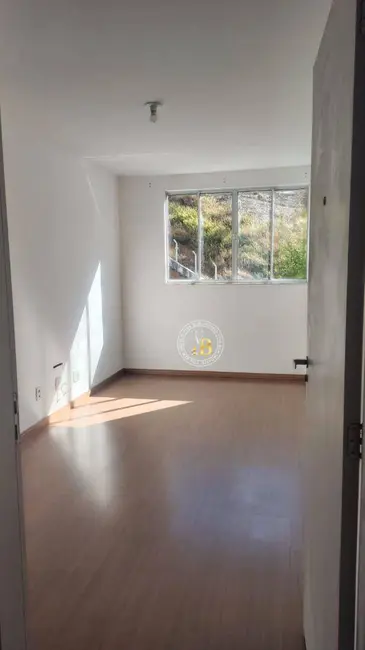Foto 2 de Apartamento com 2 quartos para alugar, 45m2 em Juiz De Fora - MG