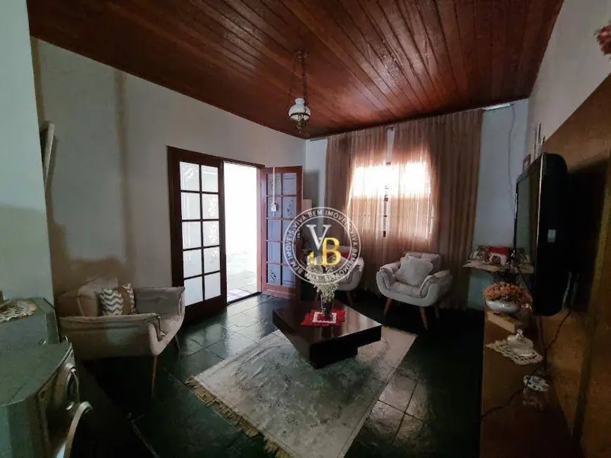 Foto 7 de Casa com 4 quartos à venda, 250m2 em Teixeiras, Juiz De Fora - MG