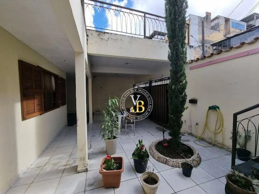Foto 1 de Casa com 4 quartos à venda, 250m2 em Teixeiras, Juiz De Fora - MG
