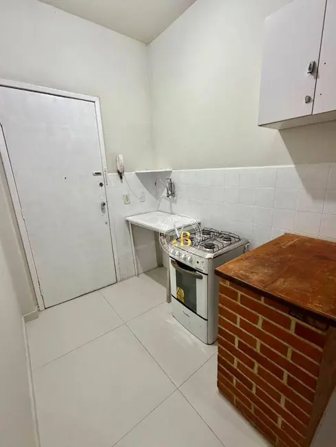 Kitnet com 1 quarto para alugar, 29m2 em Centro, Juiz De Fora - MG - imagem 3 Foto 3 de Kitnet com 1 quarto para alugar, 29m2 em Centro, Juiz De Fora - MG
