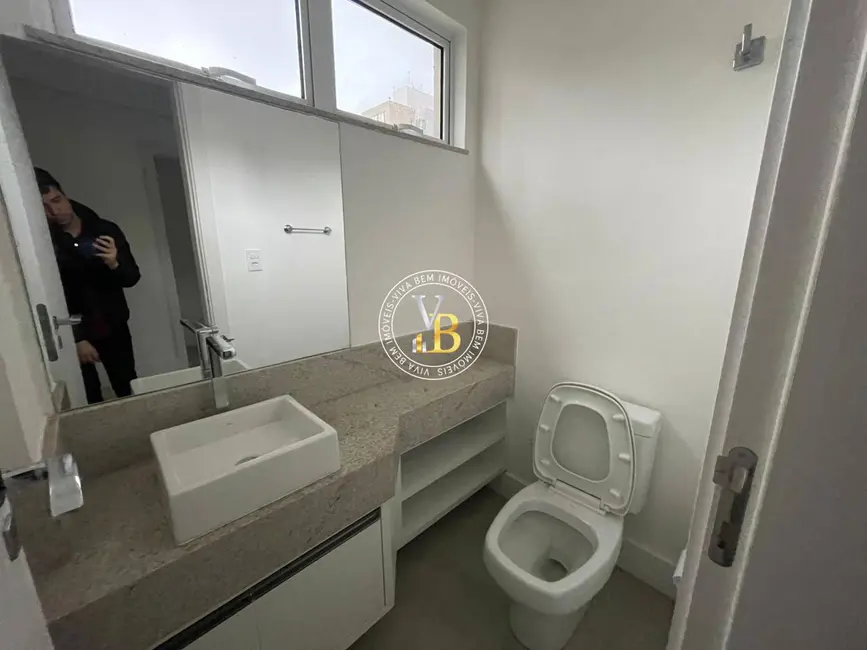 Apartamento com 4 quartos para alugar, 200m2 em Centro, Juiz De Fora - MG - imagem 4 Foto 4 de Apartamento com 4 quartos para alugar, 200m2 em Centro, Juiz De Fora - MG