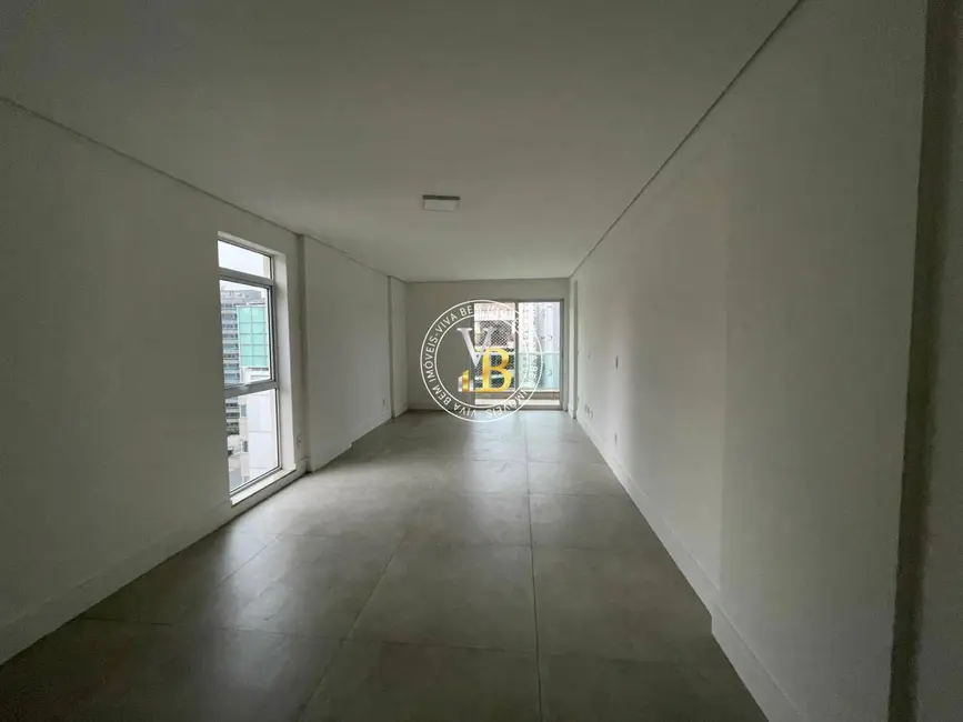 Apartamento com 4 quartos para alugar, 200m2 em Centro, Juiz De Fora - MG - imagem 5 Foto 5 de Apartamento com 4 quartos para alugar, 200m2 em Centro, Juiz De Fora - MG