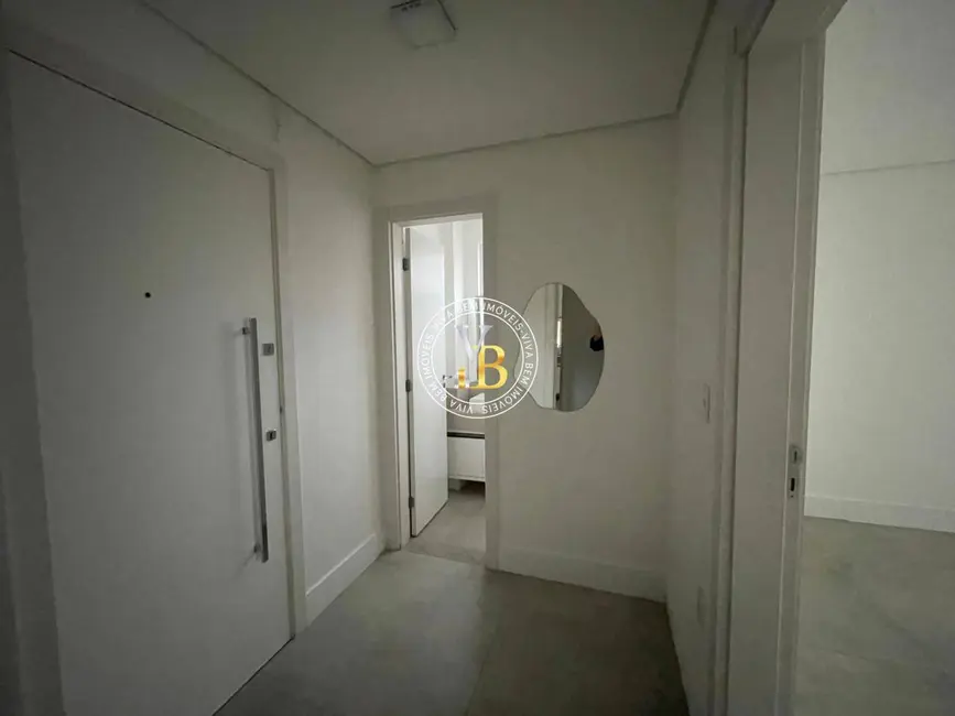 Apartamento com 4 quartos para alugar, 200m2 em Centro, Juiz De Fora - MG - imagem 3 Foto 3 de Apartamento com 4 quartos para alugar, 200m2 em Centro, Juiz De Fora - MG