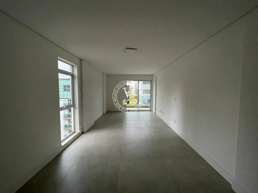 Apartamento com 4 quartos para alugar, 200m2 em Centro, Juiz De Fora - MG - imagem 6 Foto 6 de Apartamento com 4 quartos para alugar, 200m2 em Centro, Juiz De Fora - MG