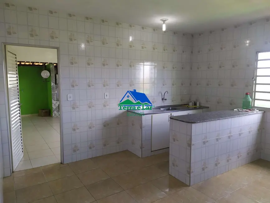 Casa com 4 quartos à venda, 360m2 em Centro, Cruzilia - MG - imagem 9 Foto 9 de Casa com 4 quartos à venda, 360m2 em Centro, Cruzilia - MG