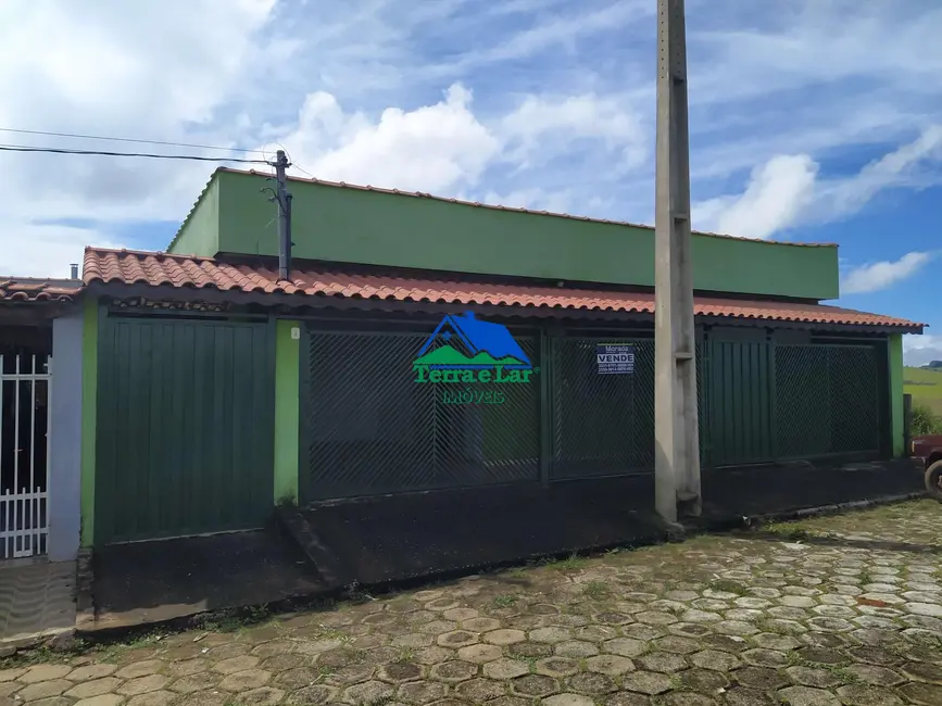 Foto 1 de Casa com 4 quartos à venda, 360m2 em Centro, Cruzilia - MG