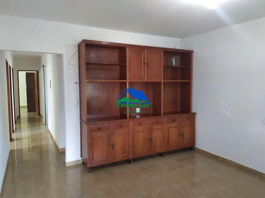 Casa com 4 quartos à venda, 360m2 em Centro, Cruzilia - MG - imagem 7 Foto 7 de Casa com 4 quartos à venda, 360m2 em Centro, Cruzilia - MG