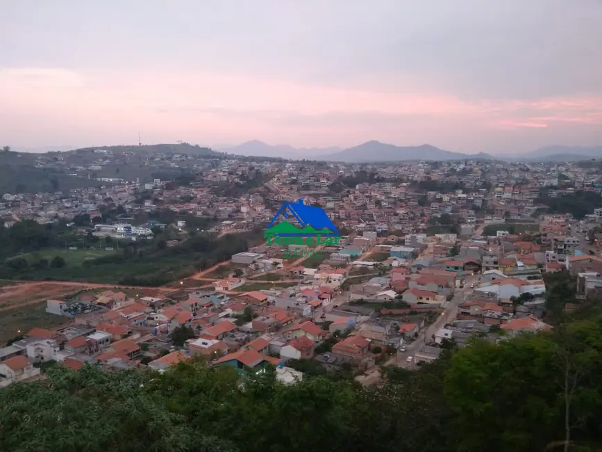 Sobrado com 3 quartos à venda, 180m2 em Sao Lourenco - MG - imagem 8 Foto 8 de Sobrado com 3 quartos à venda, 180m2 em Sao Lourenco - MG