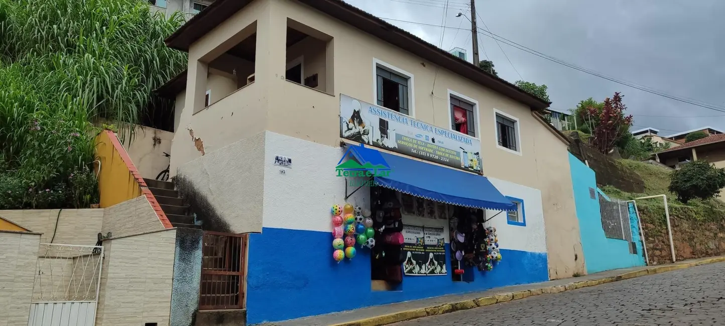 Foto 1 de Sobrado com 3 quartos à venda, 220m2 em Centro, Aiuruoca - MG