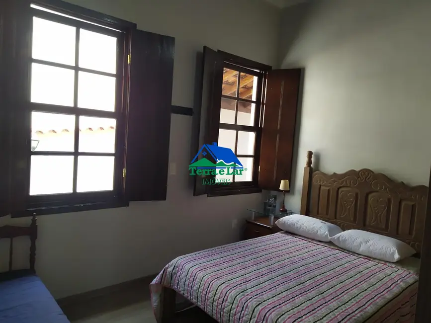Casa com 4 quartos à venda, 240m2 em Centro, Aiuruoca - MG - imagem 6 Foto 6 de Casa com 4 quartos à venda, 240m2 em Centro, Aiuruoca - MG