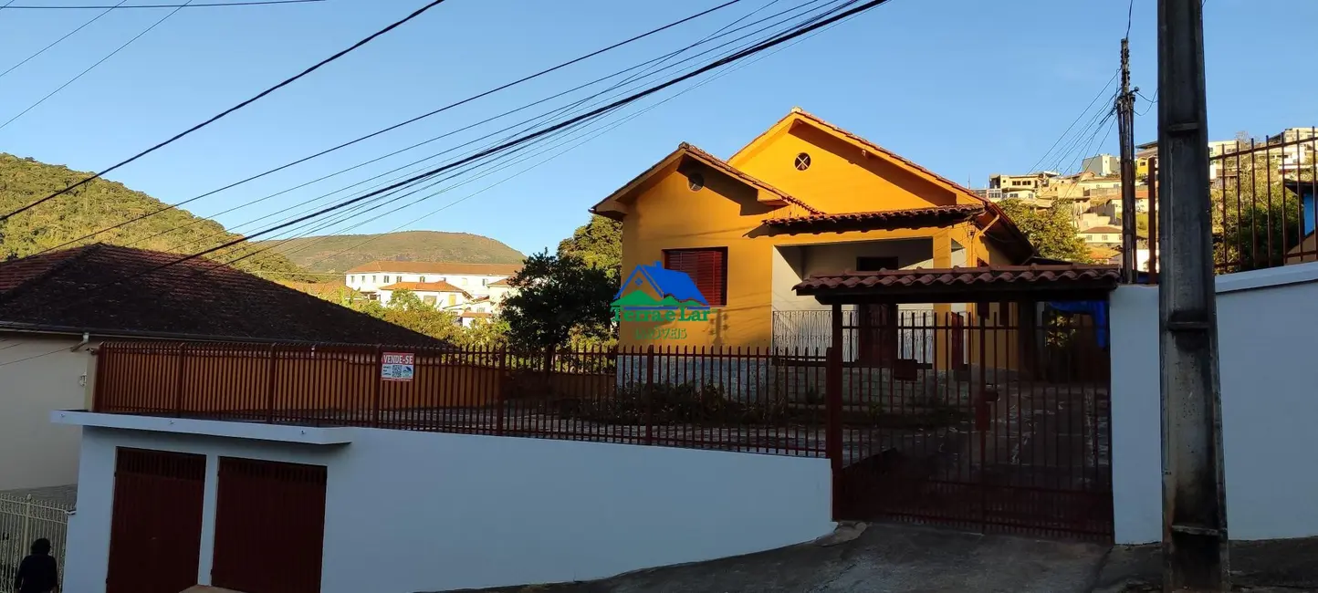 Foto 1 de Casa com 4 quartos à venda, 170m2 em Centro, Aiuruoca - MG