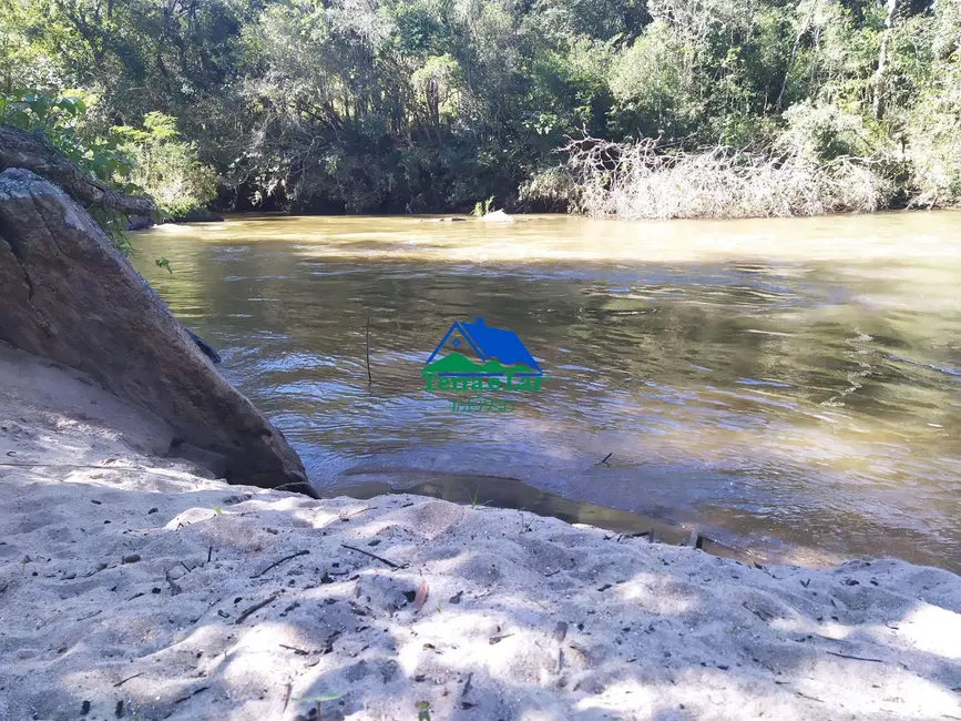 Foto 6 de Loja à venda, 220m2 em Aiuruoca - MG