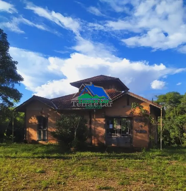 Foto 3 de Loja à venda, 220m2 em Aiuruoca - MG