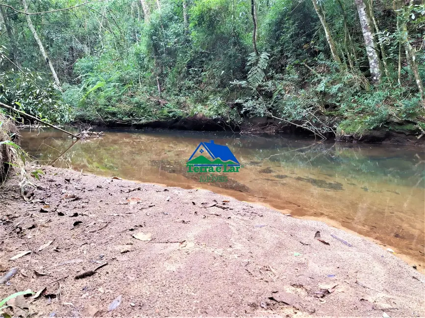 Chácara com 3 quartos à venda, 170m2 em Aiuruoca - MG - imagem 9 Foto 9 de Chácara com 3 quartos à venda, 170m2 em Aiuruoca - MG