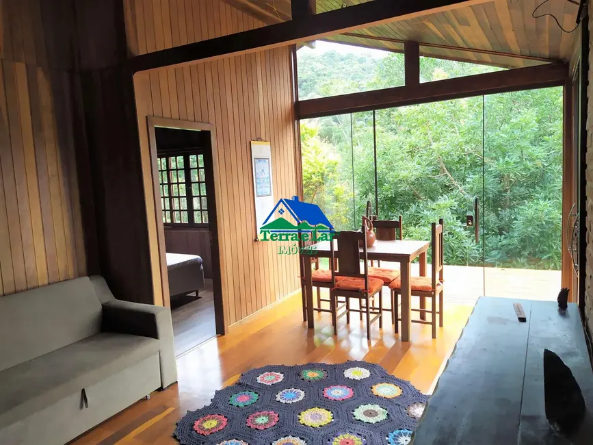 Chácara com 3 quartos à venda, 170m2 em Aiuruoca - MG - imagem 5 Foto 5 de Chácara com 3 quartos à venda, 170m2 em Aiuruoca - MG
