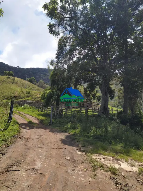 Foto 4 de Fazenda / Haras com 4 quartos à venda, 26m2 em Carvalhos - MG