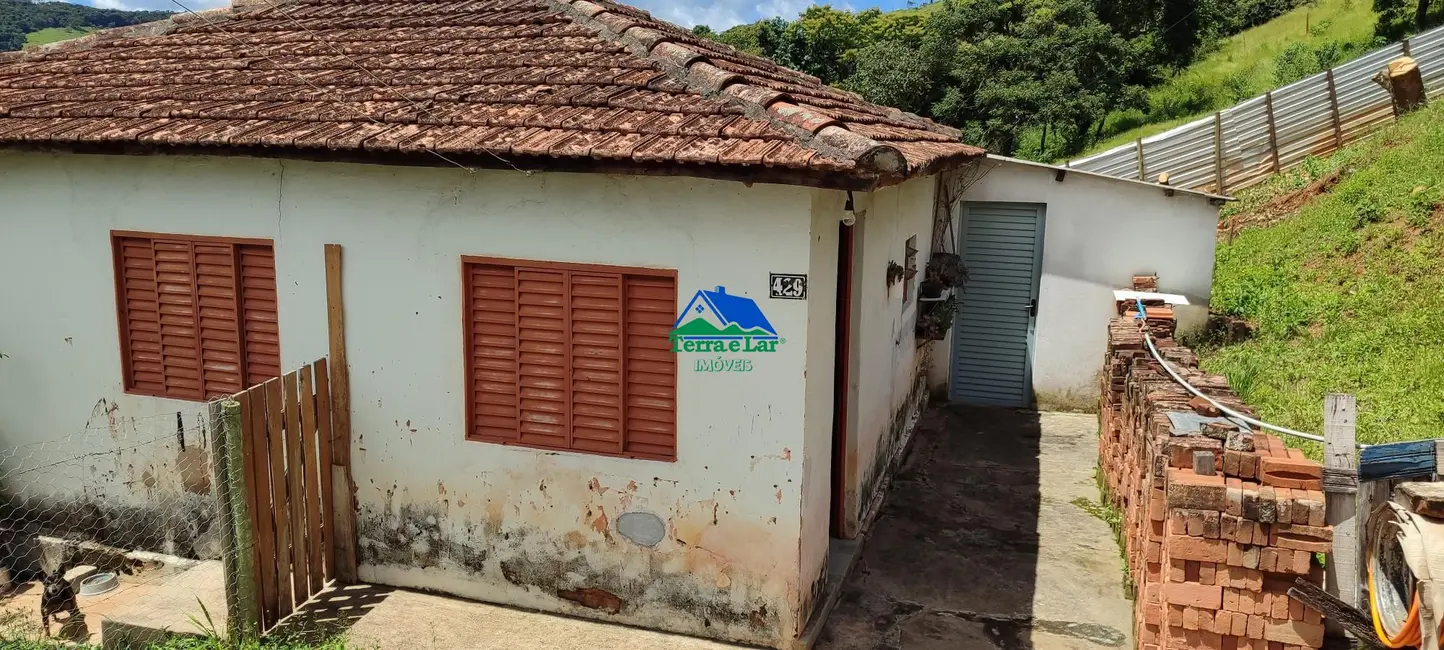 Foto 2 de Casa com 2 quartos à venda, 270m2 em Centro, Aiuruoca - MG