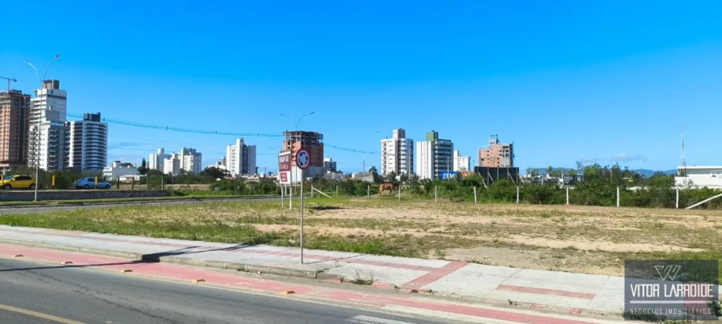 Foto 2 de Terreno / Lote à venda, 2112m2 em Centro, Tubarao - SC