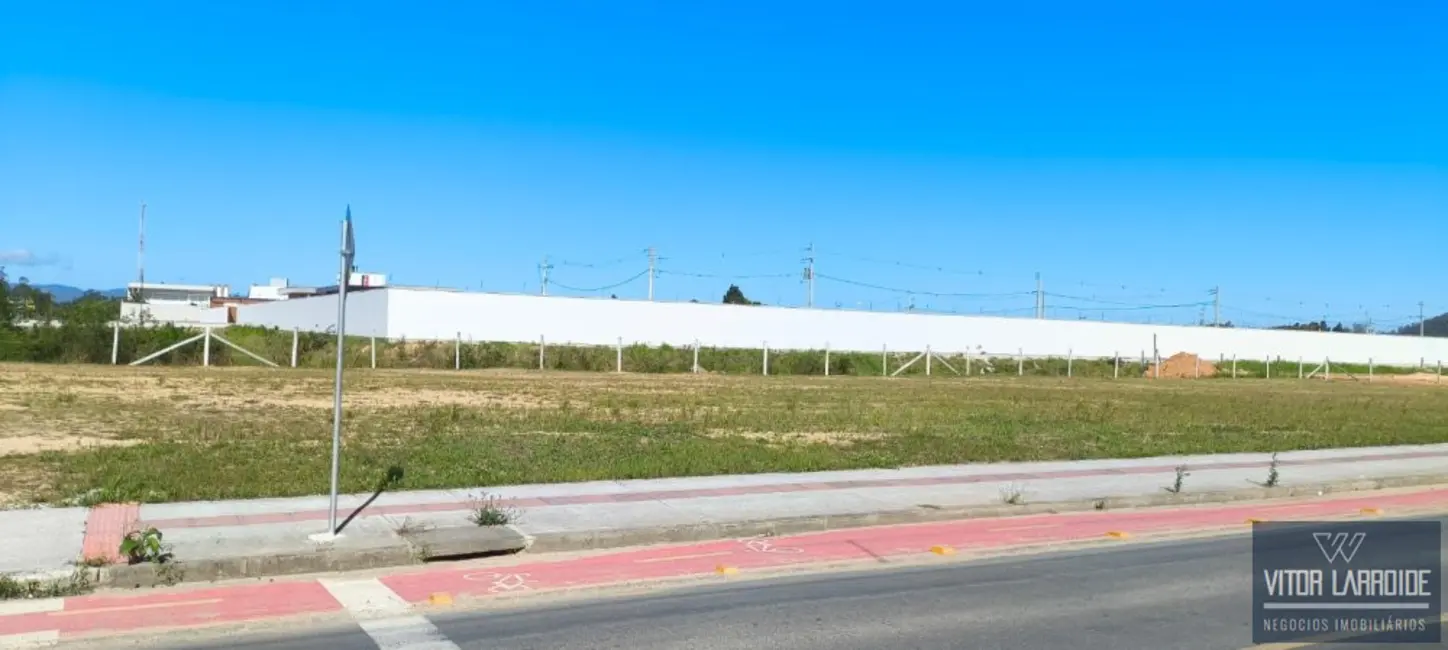 Foto 1 de Terreno / Lote à venda, 2112m2 em Centro, Tubarao - SC