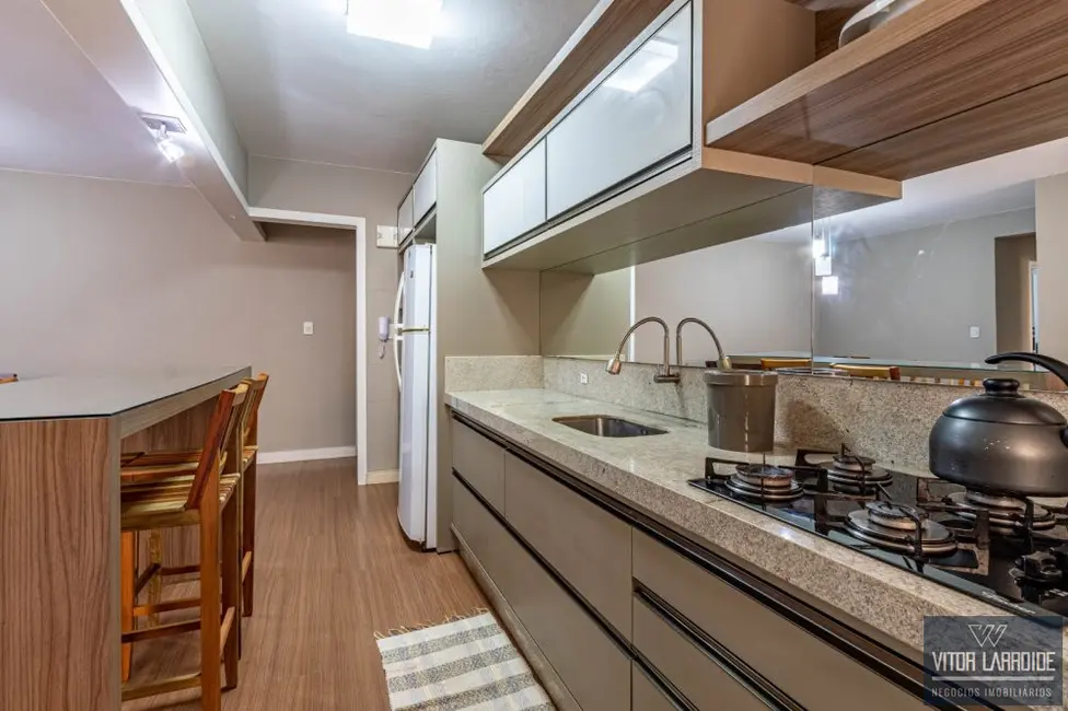 Foto 8 de Apartamento com 2 quartos à venda, 69m2 em Laguna - SC