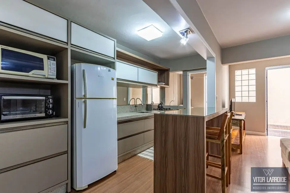 Foto 9 de Apartamento com 2 quartos à venda, 69m2 em Laguna - SC