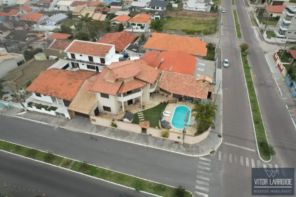 Foto 1 de Casa com 4 quartos à venda, 300m2 em Imbituba - SC