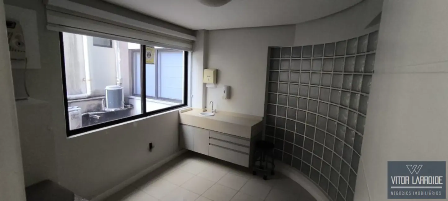 Foto 7 de Sala Comercial à venda, 102m2 em Vila Moema, Tubarao - SC