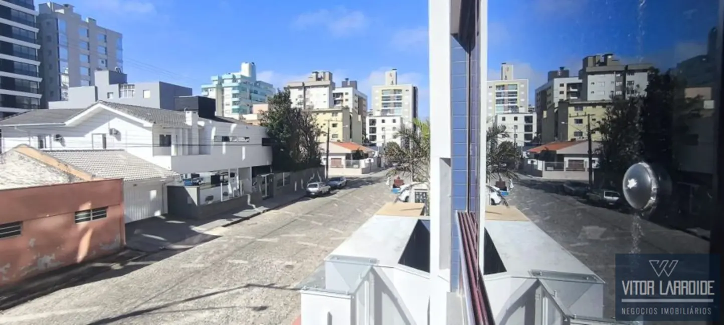 Foto 5 de Apartamento com 3 quartos à venda, 120m2 em Laguna - SC