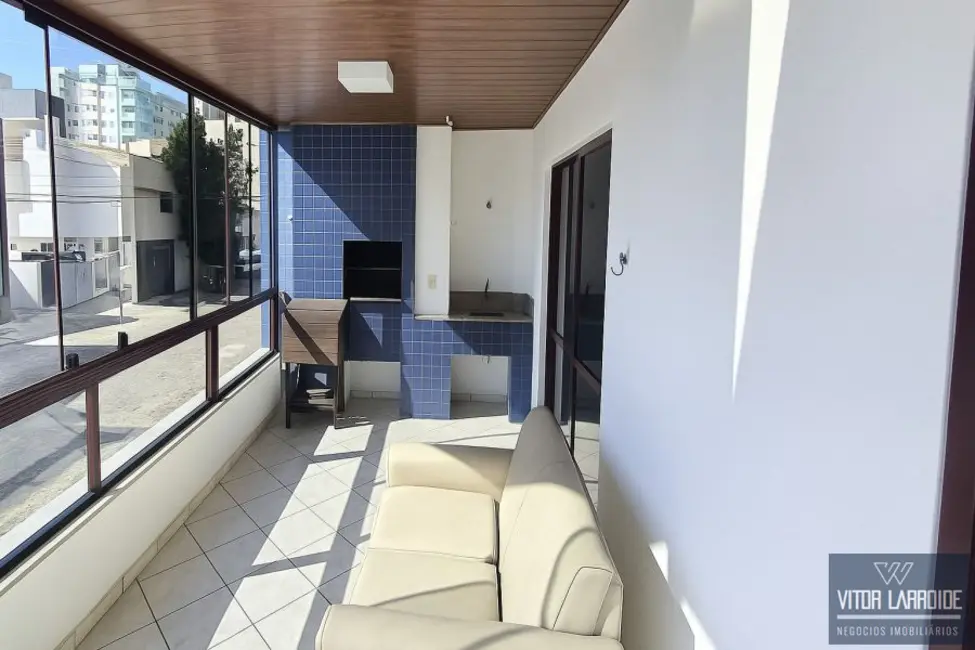 Foto 3 de Apartamento com 3 quartos à venda, 120m2 em Laguna - SC