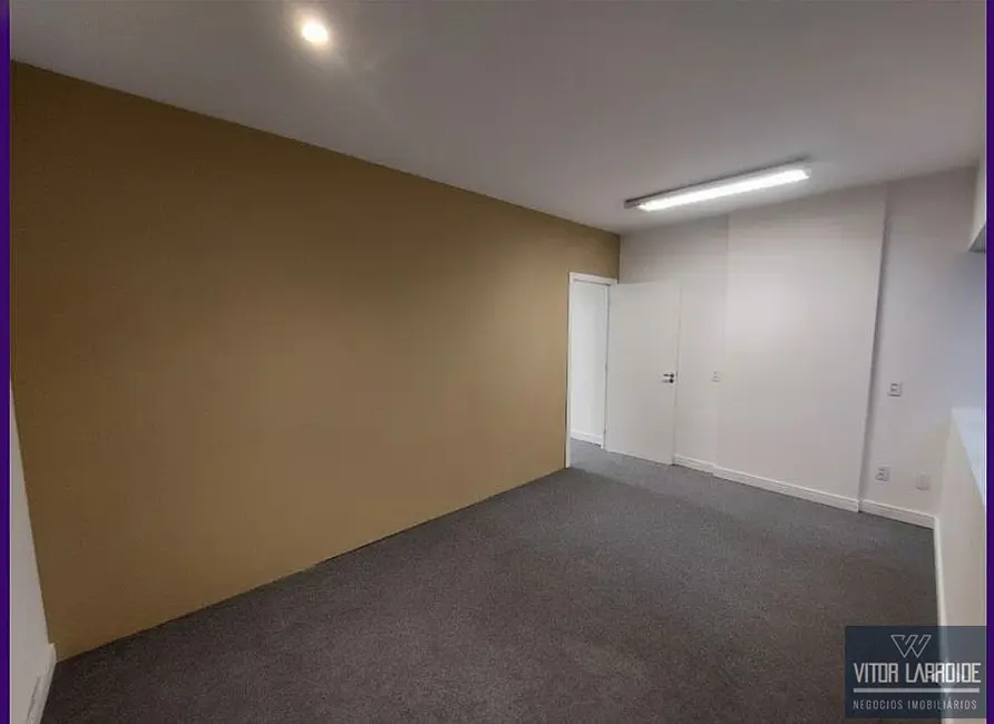 Foto 6 de Sala Comercial à venda, 60m2 em Centro, Florianopolis - SC